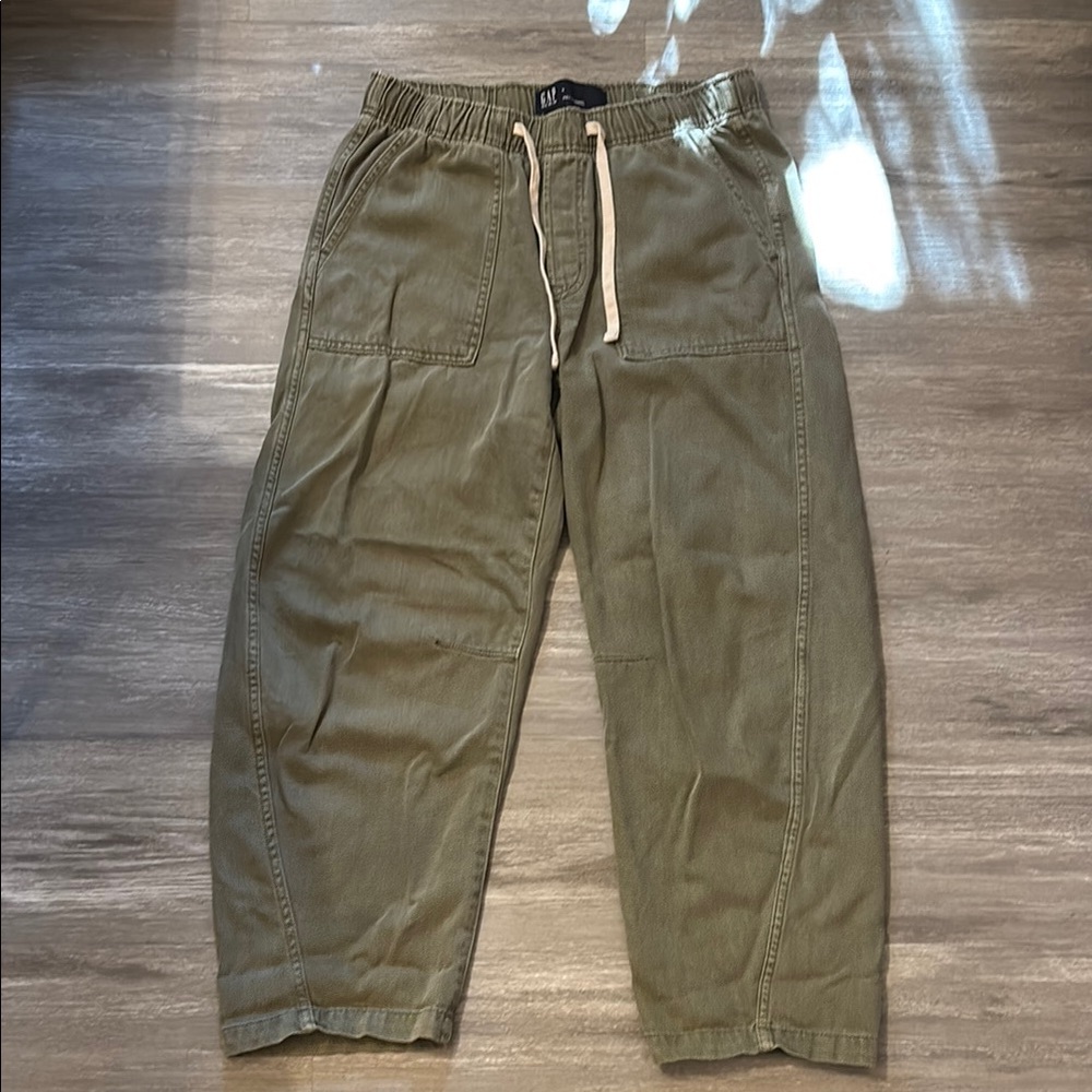 GAP Green Barrel Pull on jeans